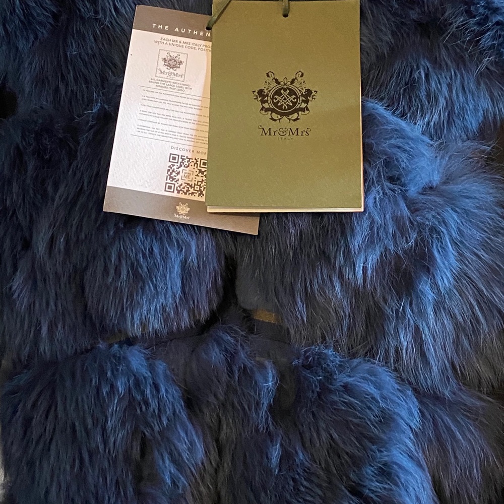 Mr. and Mrs. waist line woman Jacky